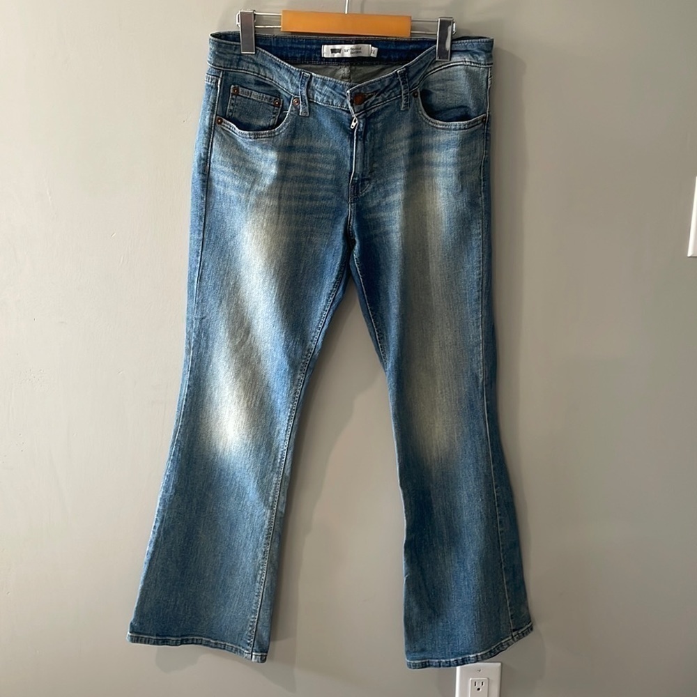 Levi’s Women's 518 Bootcut Blue Jeans Low Rise Slightly Flared Size 11